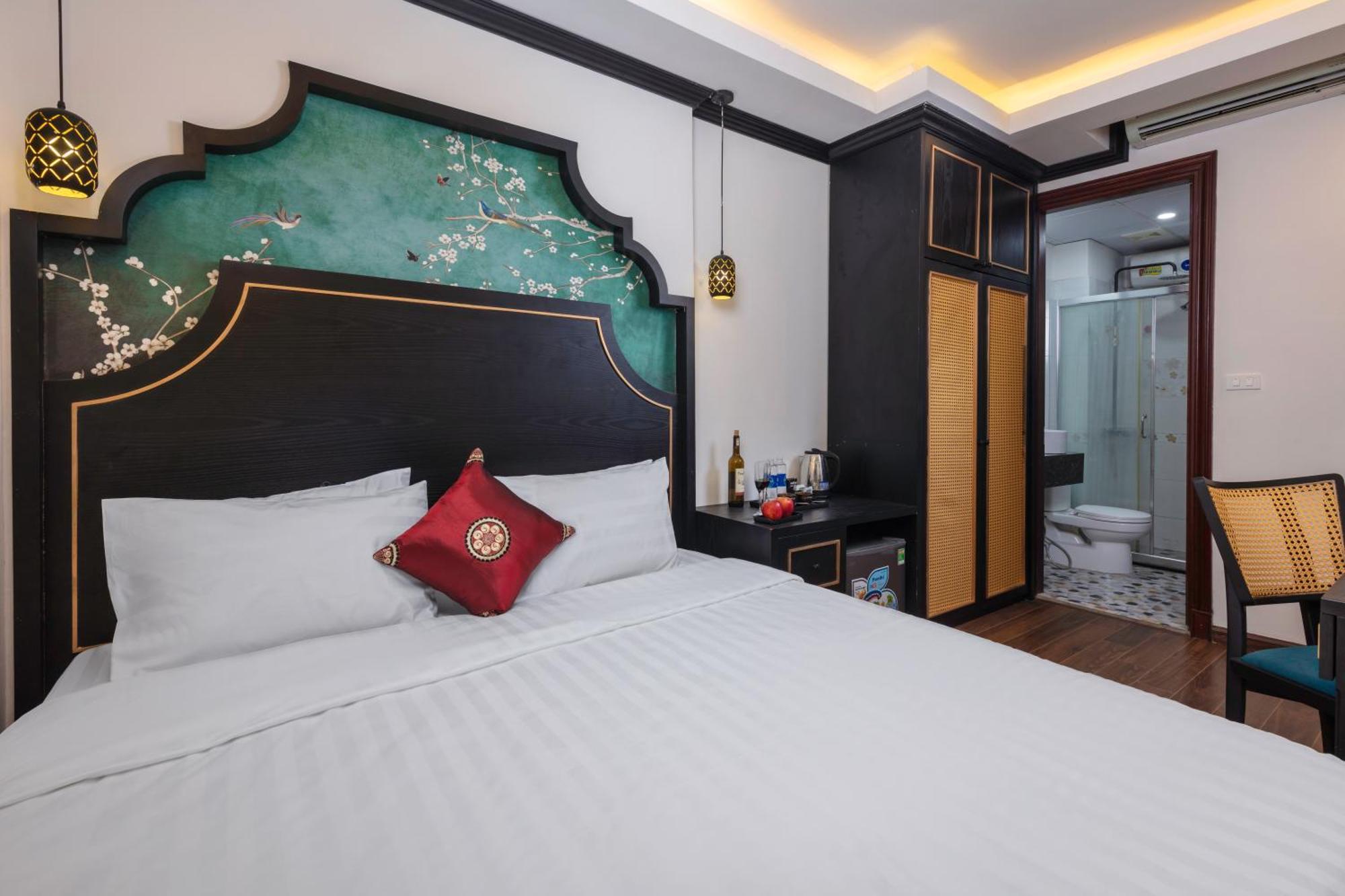 Queen Light 3* Hà Nội