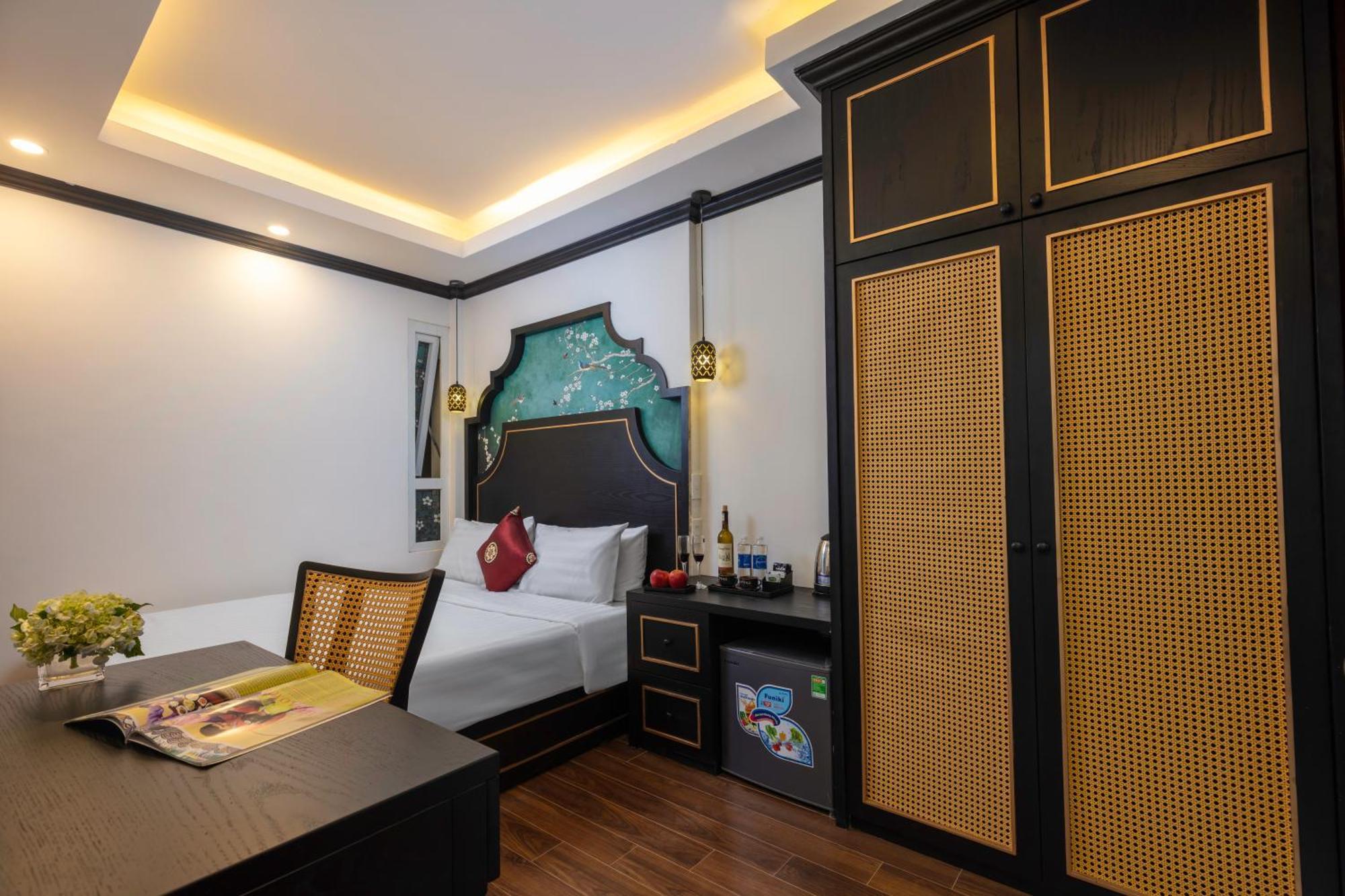 Khách sạn Queen Light Hà Nội